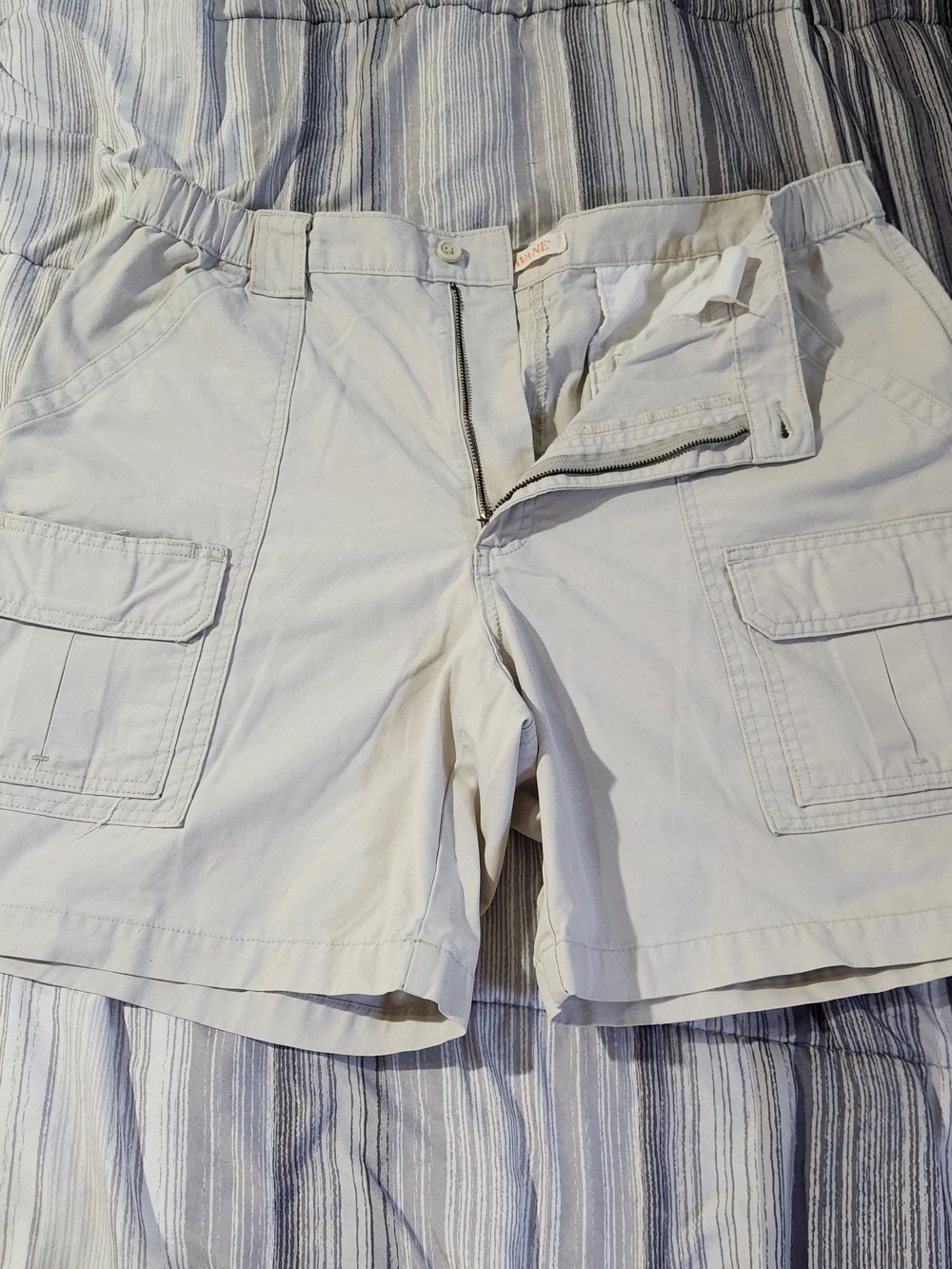 Savane Men's Cargo Shorts in Light Tan